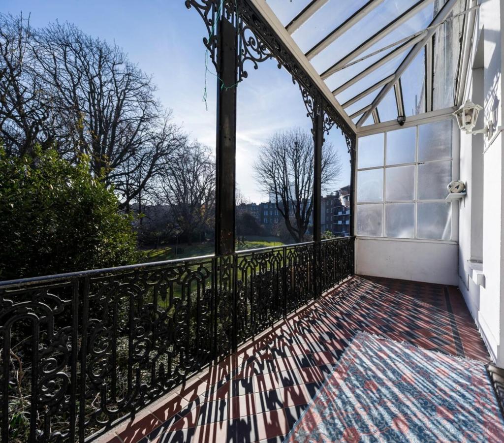 Elegant Earl'S Court 2 Bedroom Flat Just 4 Minutes From Tube Londres Extérieur photo