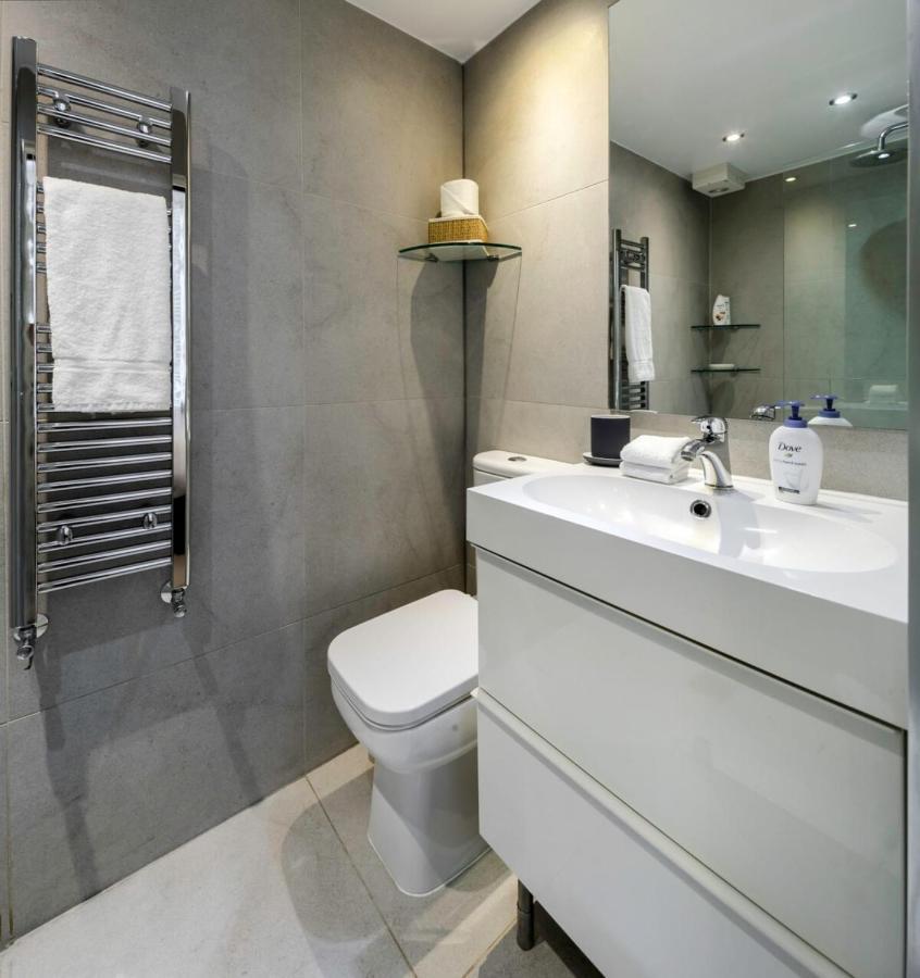 Elegant Earl'S Court 2 Bedroom Flat Just 4 Minutes From Tube Londres Extérieur photo